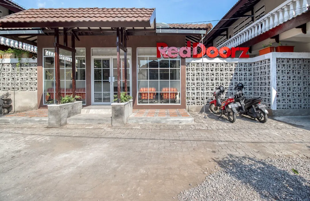 Reddoorz Near Malioboro Tugu Station Jogja 2-1